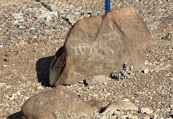 petrogylphs at wadi al hayl