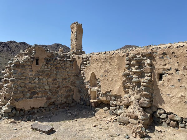 ruined house at wadi al helo old village uae