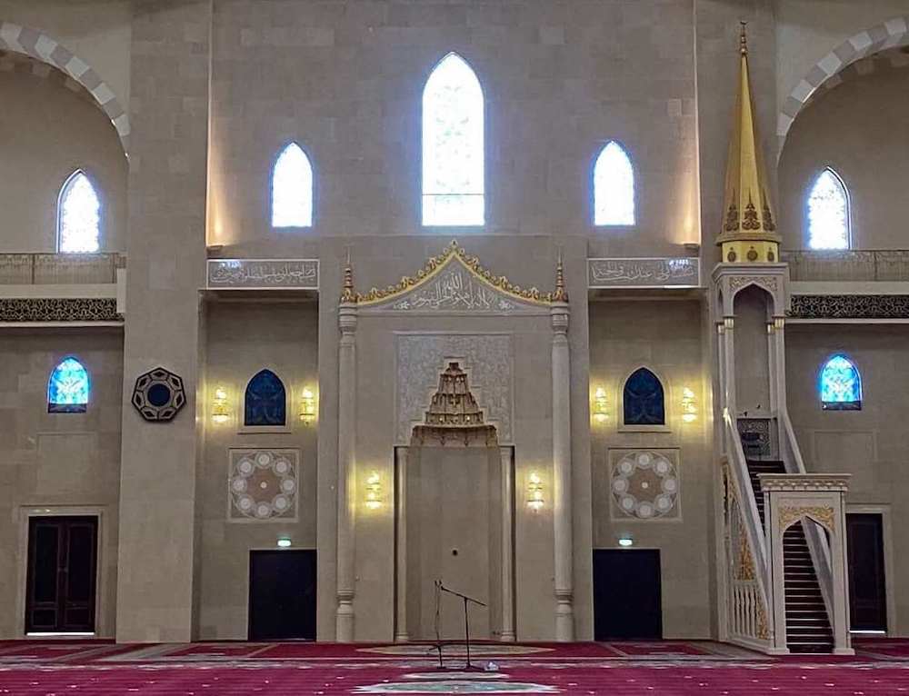 Fujairah Grand Mosque mihrab and minbar
