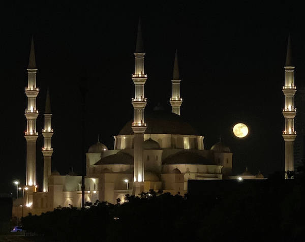 fujairah grand mosque at night