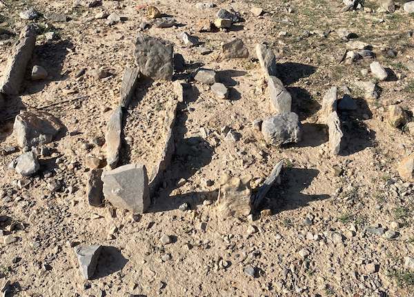child graves at habhab plateau on jebel khatt marked by upright flat stones