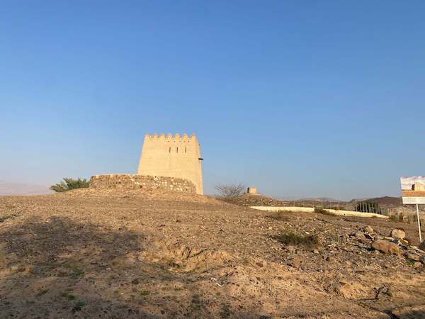 habhab castle fujairah, square watchtower