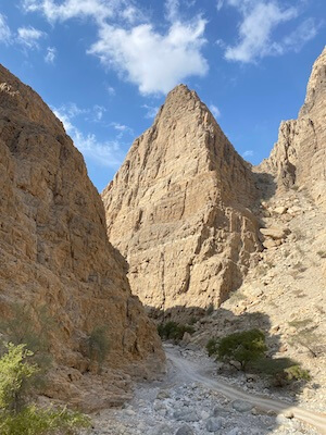hiking wadi naqab rak