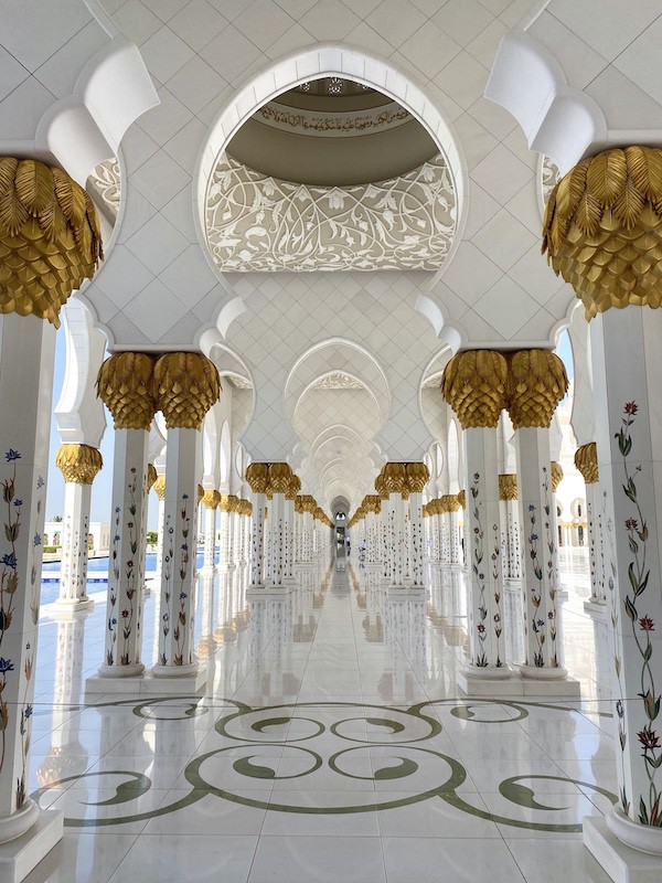 shaikh zayed mosque pillars abu dhabi